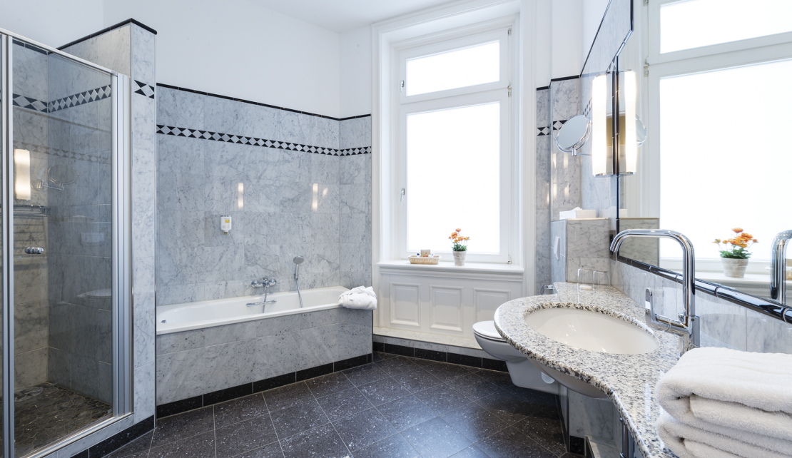 MG_9989-Bearbeitet_Bad weiß marmor Wanne